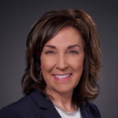 Photo of Colleen Lindholz