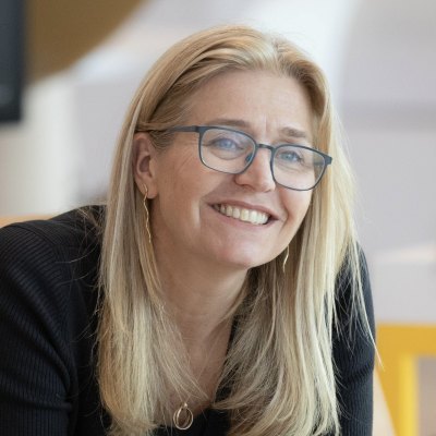 Photo of Amanda Davies