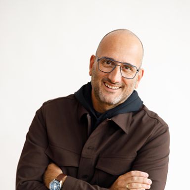 Peter Kaldes Headshot