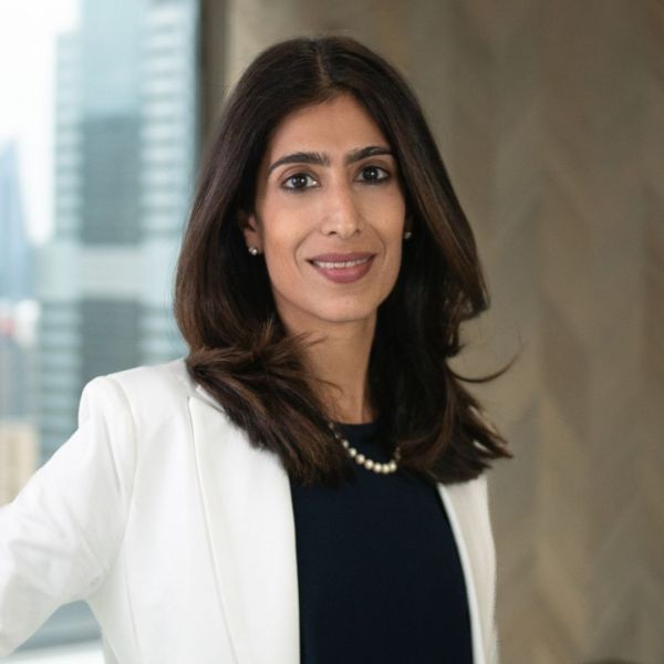 Ravina Advani headshot